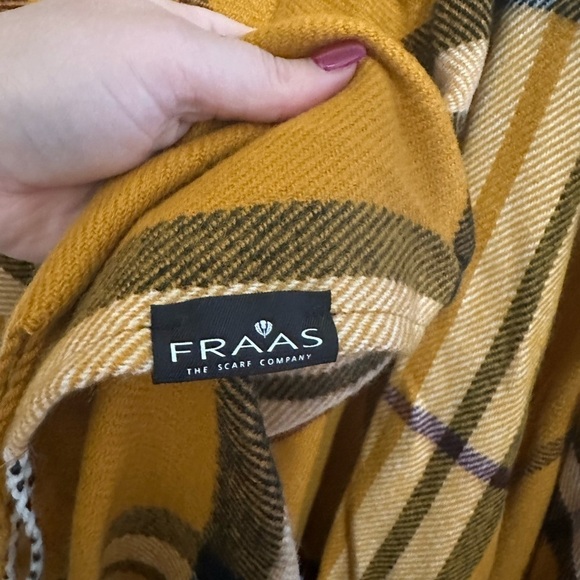 Fraas The Scarf Company Yellow Plaid Ruana Wrap - Picture 4 of 5